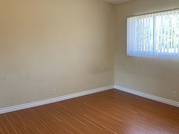4th image of 725 Nkenwood St #6