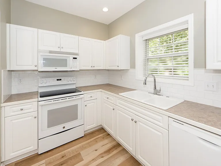 112 Tanglewood Cir — Photo 6