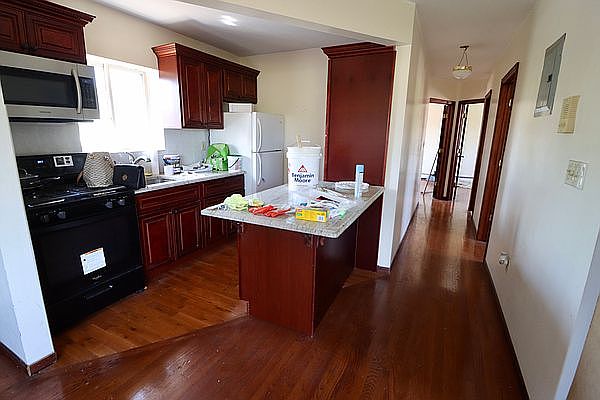 1st image of 127-18 Kew Gardens Rd #2