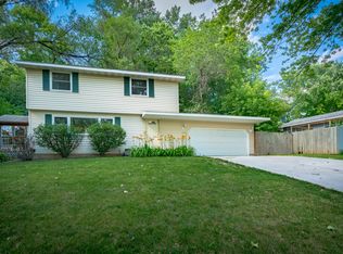 1500 Valley Dr, Burnsville, MN 55337
