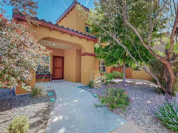 5700 Strand Loop SE, Albuquerque, NM 87106
