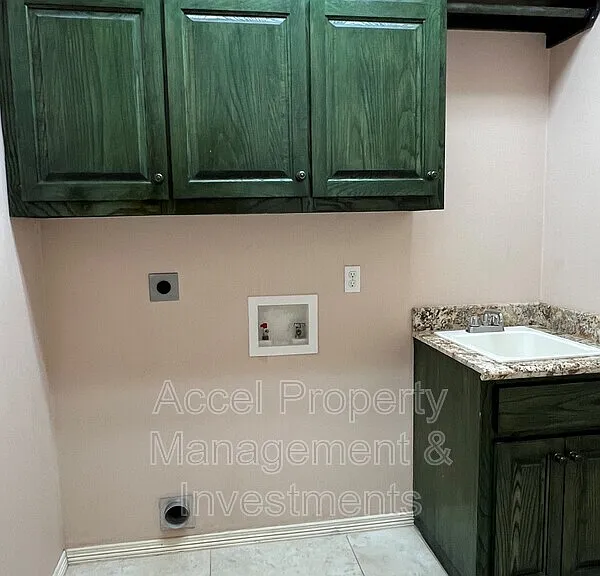 3911 Inez St — Photo 28