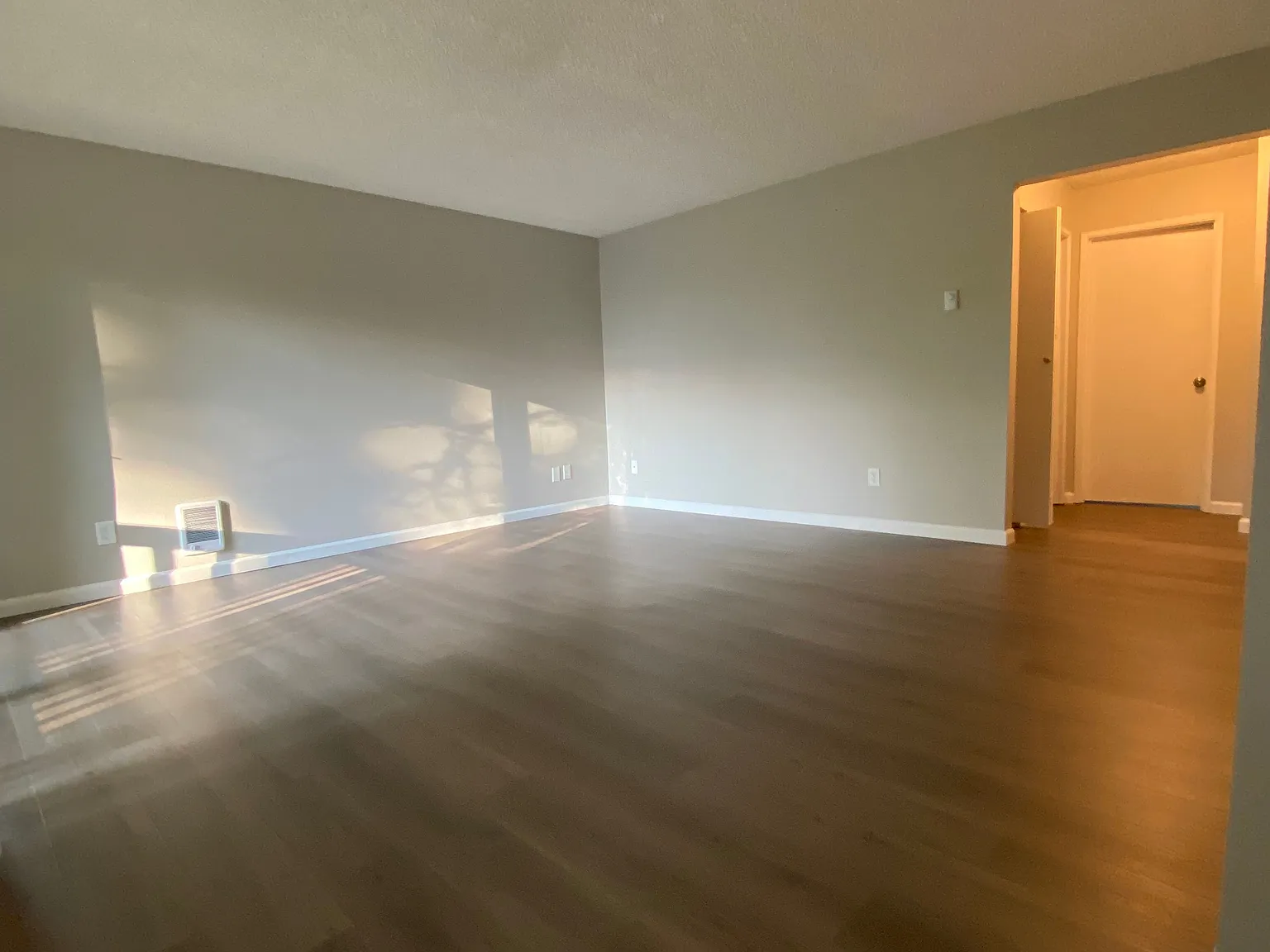 2 bed, 825 sqft, $1,649 — Photo 3