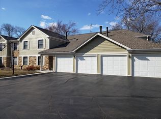 1104 Wildberry Ct APT D2, Wheeling, IL 60090