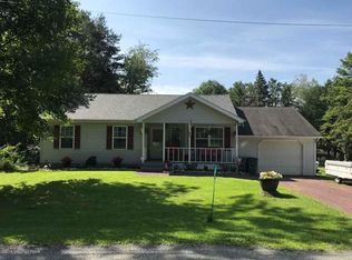 9041 Robinhood Dr, Kunkletown, PA 18058