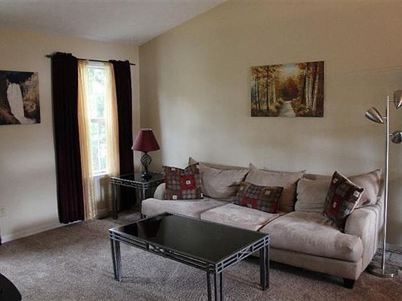 3rd image of 531 Grouse Ct