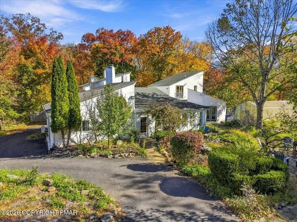460 Reeders Run Rd, Stroudsburg, PA 18360