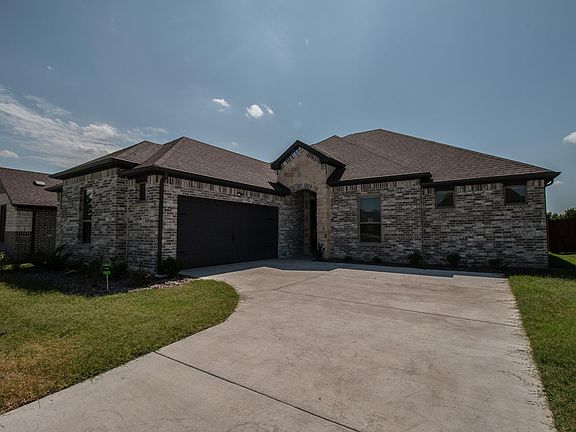 3rd image of 319 Middlefield Dr