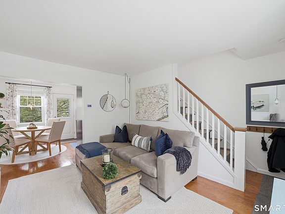 3rd image of 264 Sylvan Knoll Road