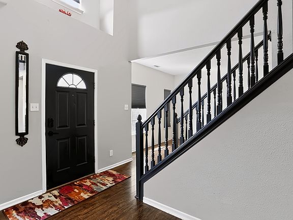 3rd image of 5415 Grassy Bank Dr