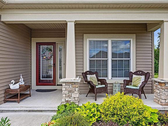 4th image of 136 Golden Oaks Way