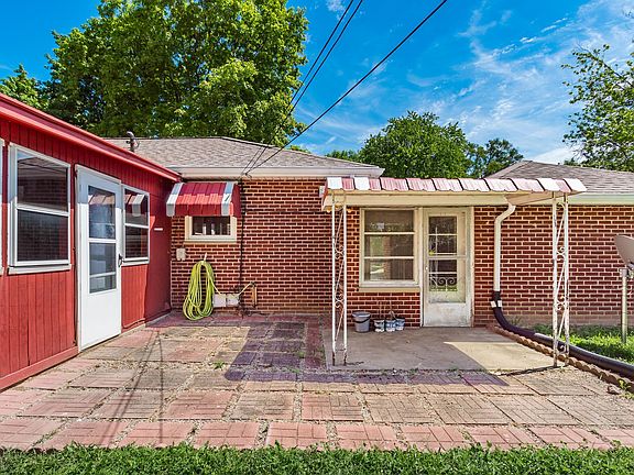 3rd image of 2775 Regina Ave