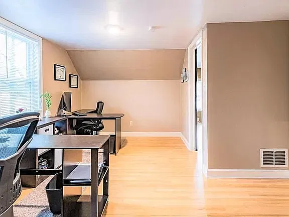 4 Ave — Photo 2