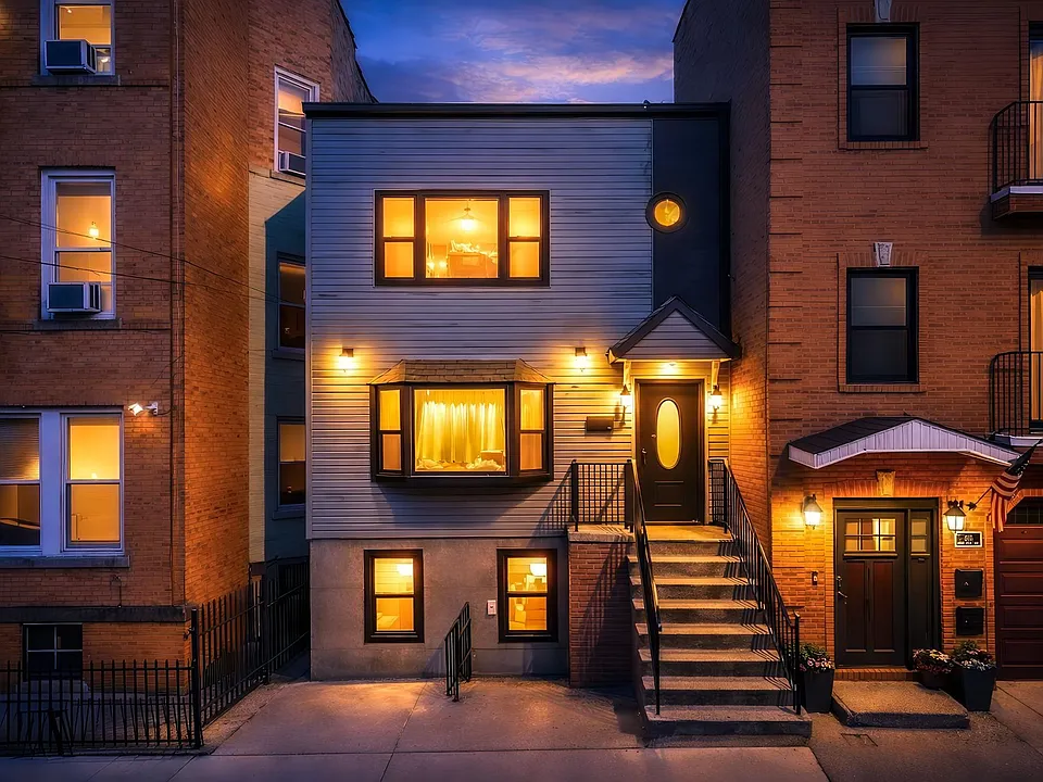 211 New York Ave #2