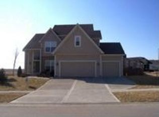 303 Wyndham Dr, Lansing, KS 66043