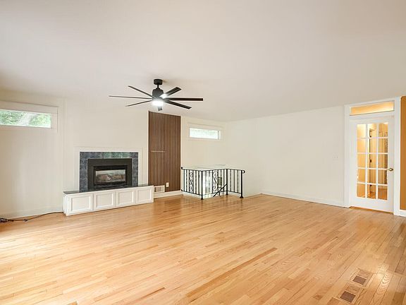 4th image of 7100 Foxboro Ln