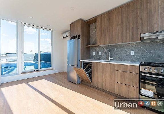 5th image of 305 Kingsland Ave #5