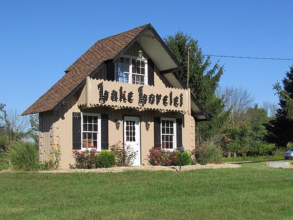 3rd image of 1015 Lorelei Dr