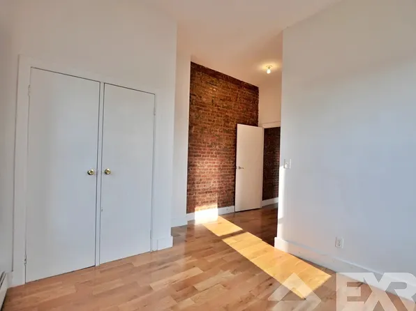 619 Halsey Street image 4 of 5