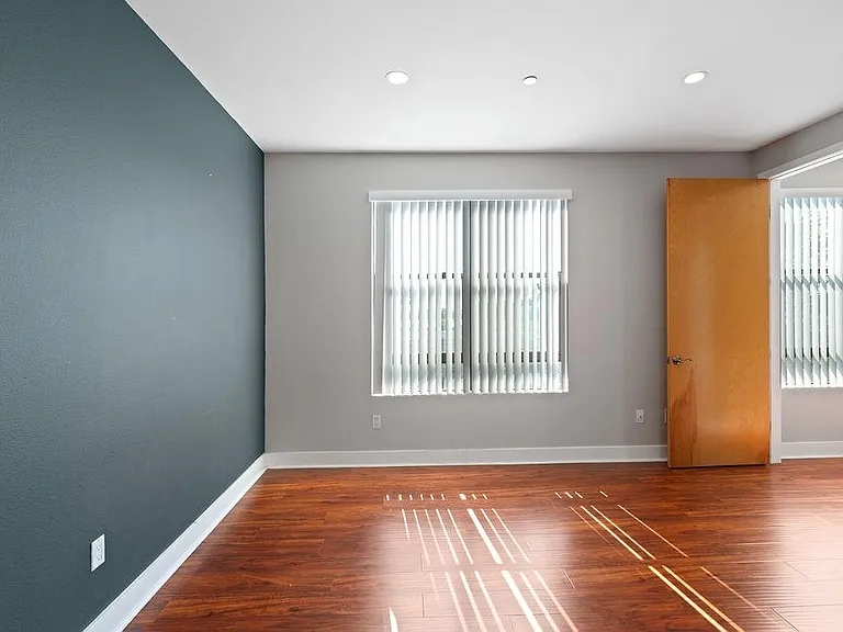 575 Elm Ave #18 — Photo 7