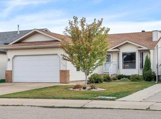 110 N Lord Close, Red Deer, AB T4R 2R9