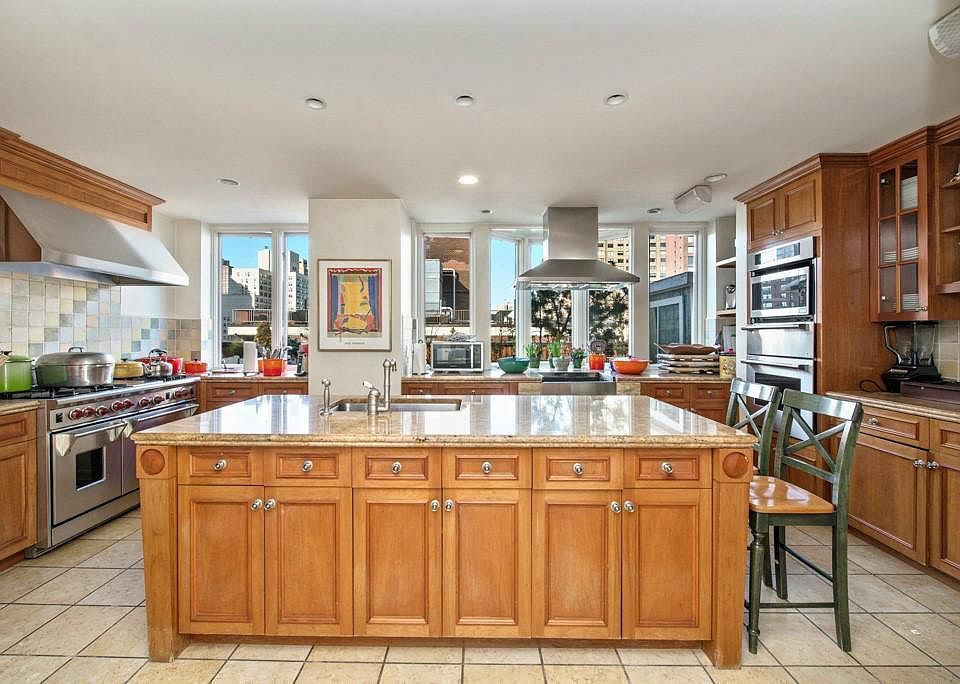 1st image of 525 E 80th St #14B