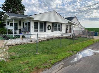 1505 14th St, Hazel Green, WI 53811