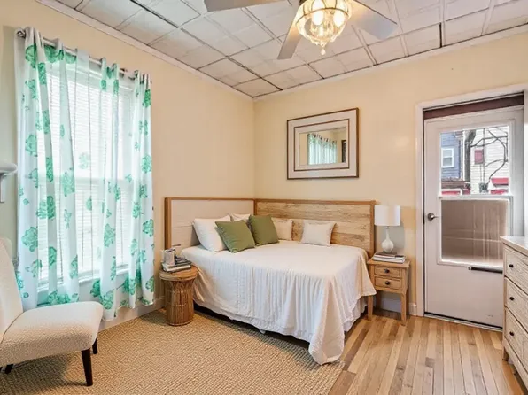 938 Troy Avenue image 6 of 24