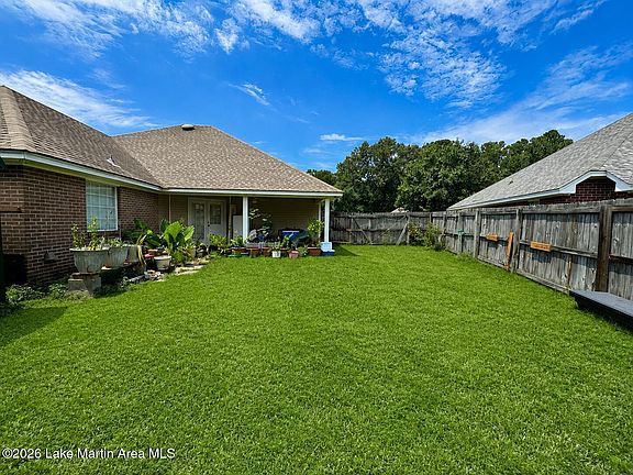 2nd image of 460 River Oaks Dr