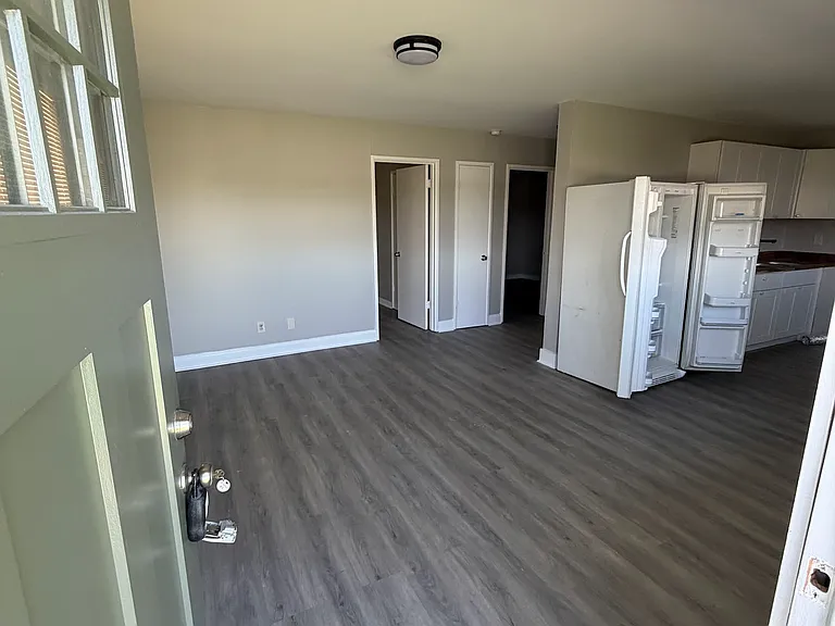 45 Scruggs St #E — Photo 10