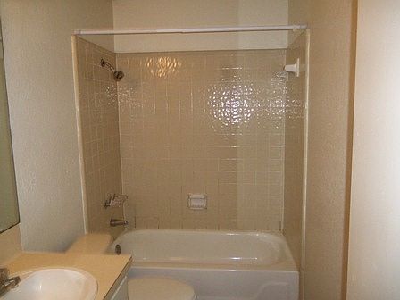 5th image of 913 N 7th St APT A