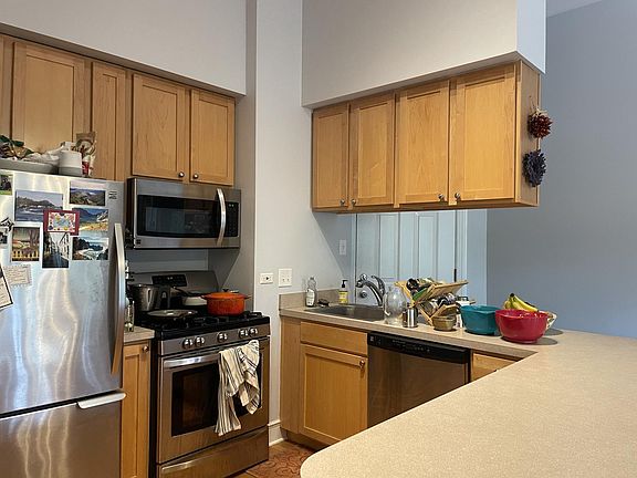 5th image of 5654 N Wayne Ave #3