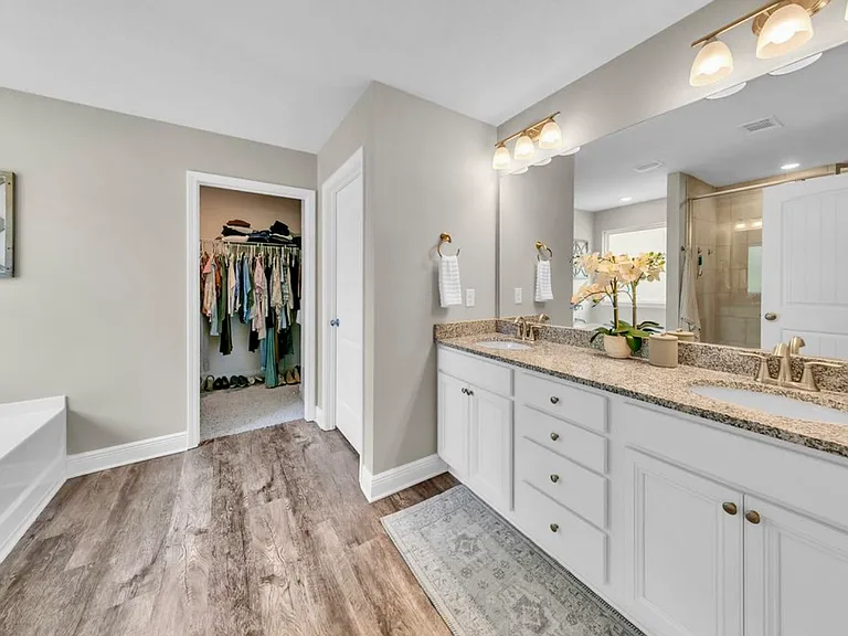 148 Stonegate Cir — Photo 11
