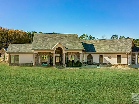 2nd image of 790 Clover Dr