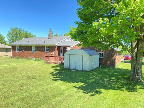 3rd image of 33 Edgewood Dr