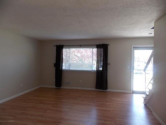 5th image of 1104 Chucks Ct