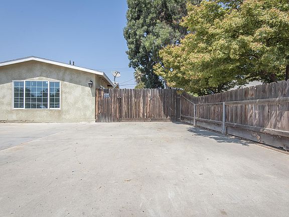 4th image of 1614 W Lark Ave