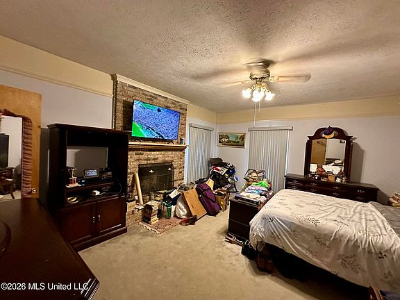 4th image of 1501 Rosemont Dr