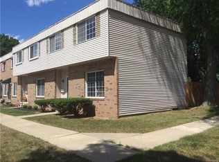 611 Estrada Dr #611, Belleville, MI 48111