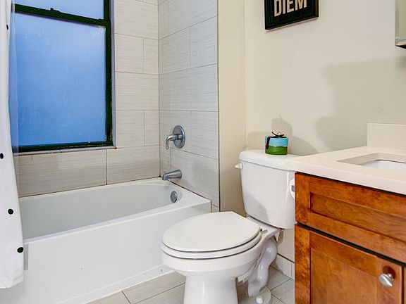 3rd image of 1619 N Ashland Ave APT 1