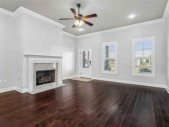 2nd image of 70445 Chambly Ct