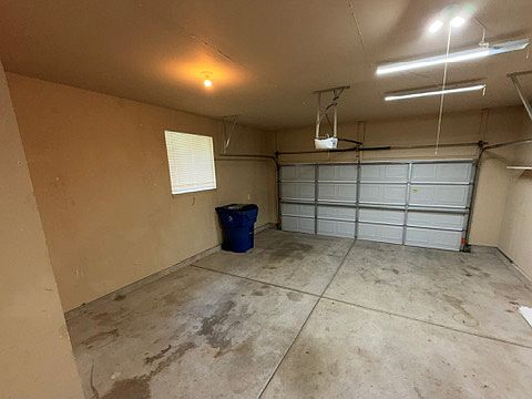 4th image of 431 N Creek Trail St