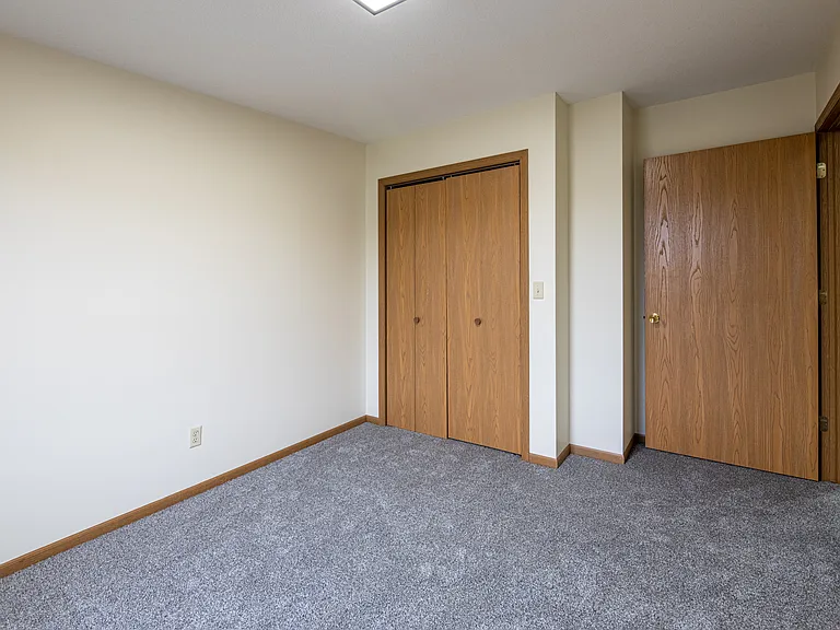 1210 Northernview Dr — Photo 9