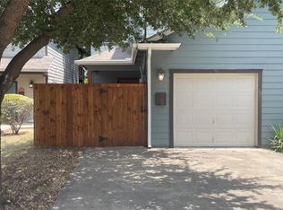 826 N Beckley Ave, Dallas, TX 75203