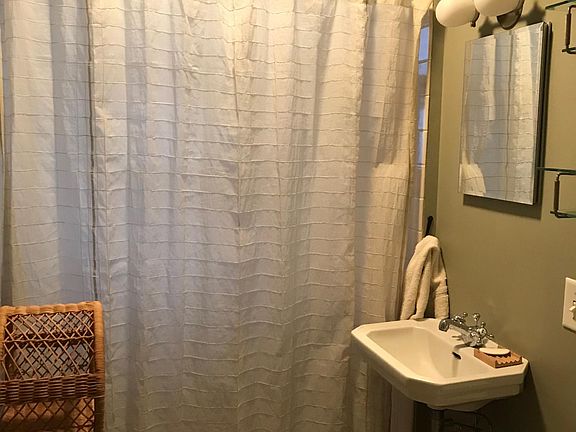 5th image of 333 Burkhardt Ct APT 1
