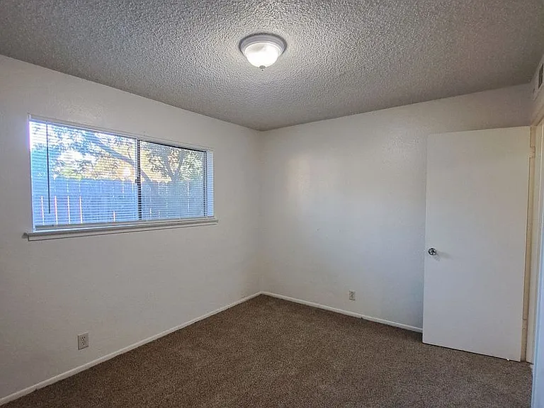 132 W Dayton Ave — Photo 13