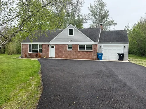 22W375 Thorndale Ave Photo 1
