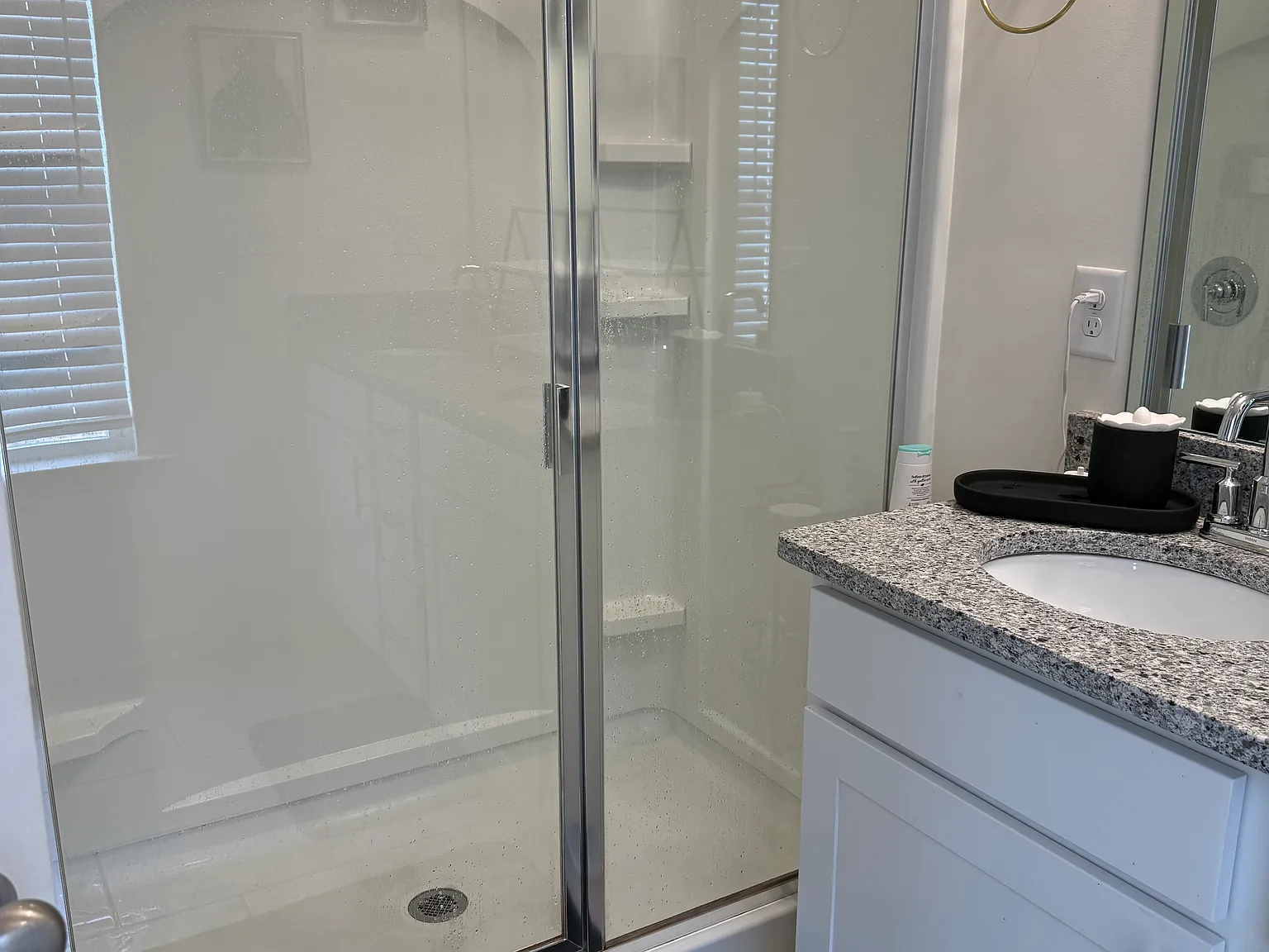 4 bed, 3.5 bath, $2,800 — Photo 3