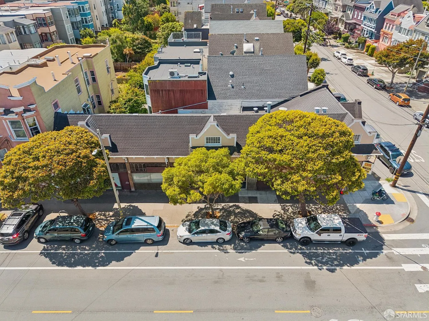 700 10th Ave - Photo 2