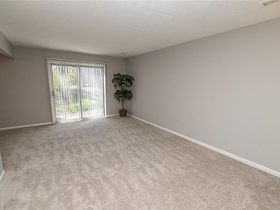 4th image of 1770 Rolling Hills Dr APT D